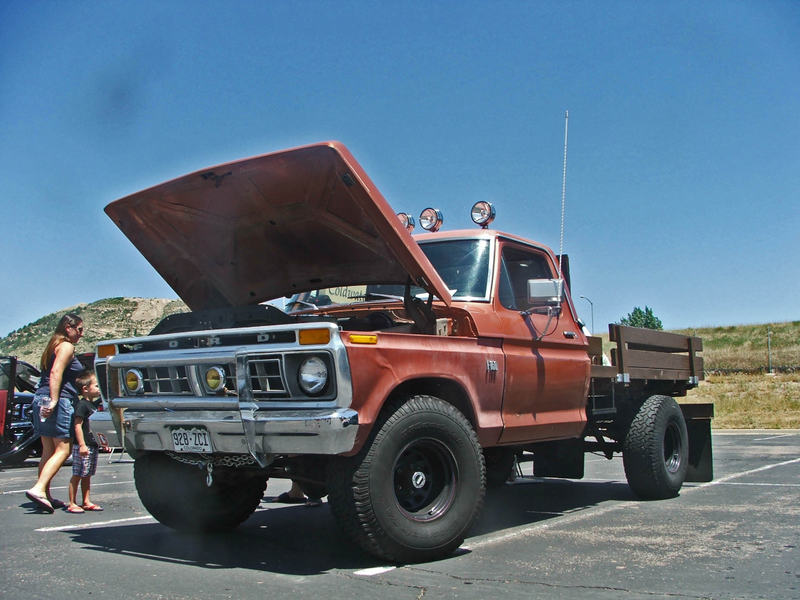 Illustration for article titled Welcome to Castle Rock, CO. We has cars.